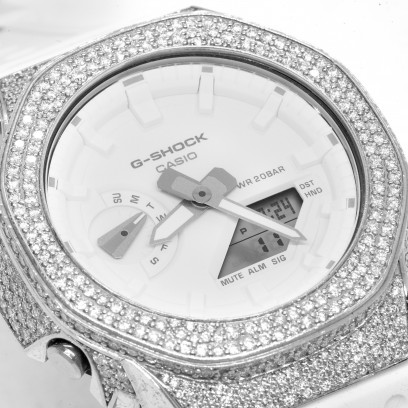 Achetez le bijoux G-SHOCK Custom White - Diamonds chez Dreamgold Paris