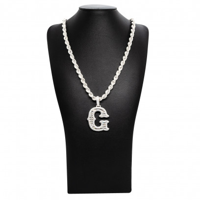 Achetez le bijoux Baroque Letter Pendant- Silver 925 - Moissanite chez Dreamgold Paris