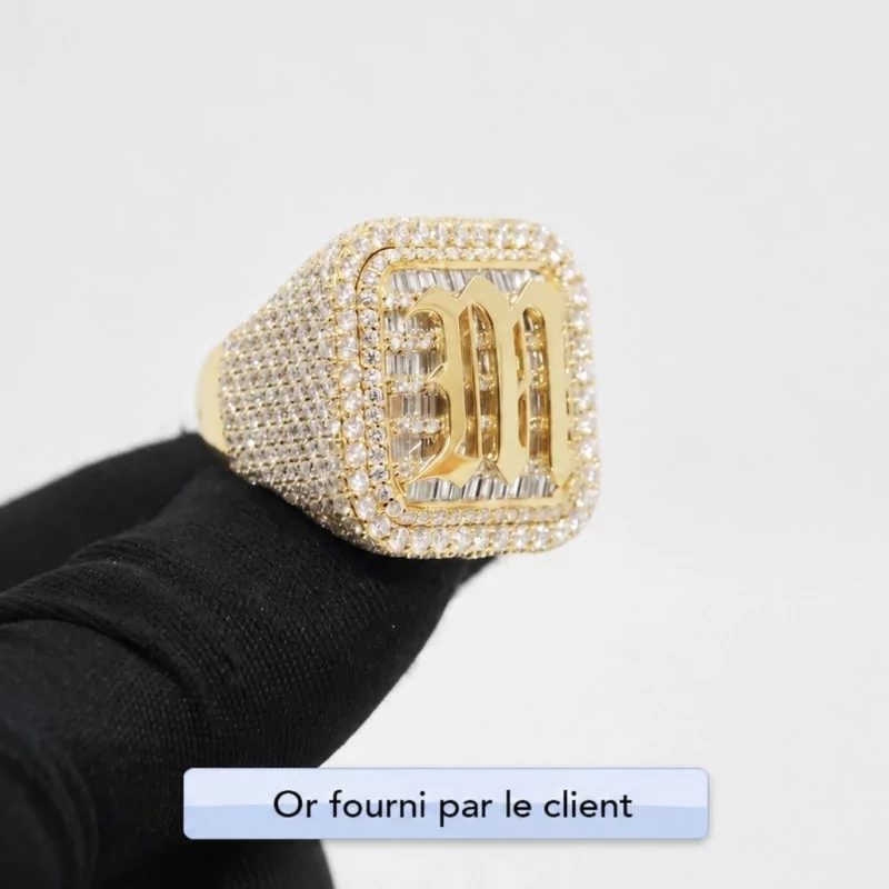 Achetez le bijoux Chevalière DIAMOND M - Or 18K chez Dreamgold Paris