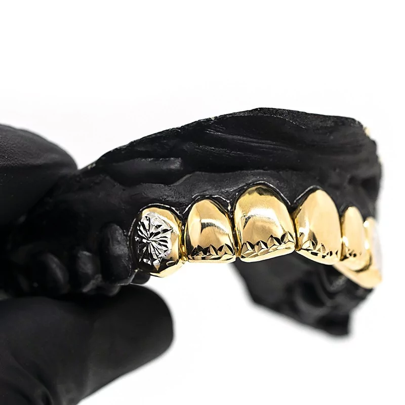 Achetez le bijoux Grillz 6 dents - Diamond cut - Or jaune et blanc 18K chez Dreamgold Paris