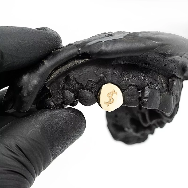 Achetez le bijoux Grillz 1 dent + gravure - Or 18K chez Dreamgold Paris