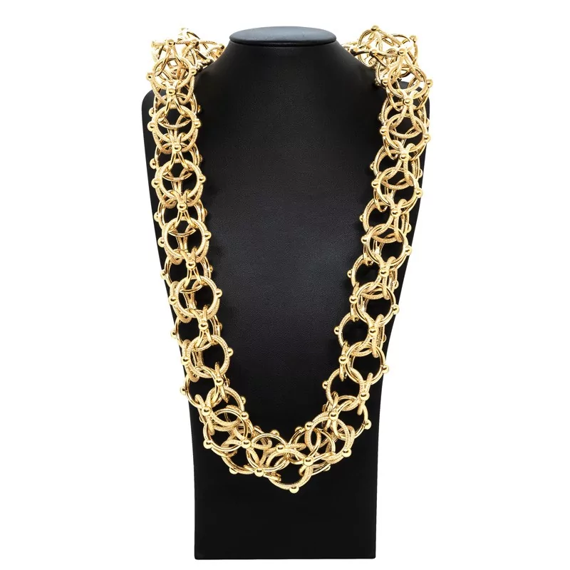 Achetez le bijoux MAILLE CYCLONE SABLÉE - 27mm 70cm - OR 18K chez Dreamgold Paris